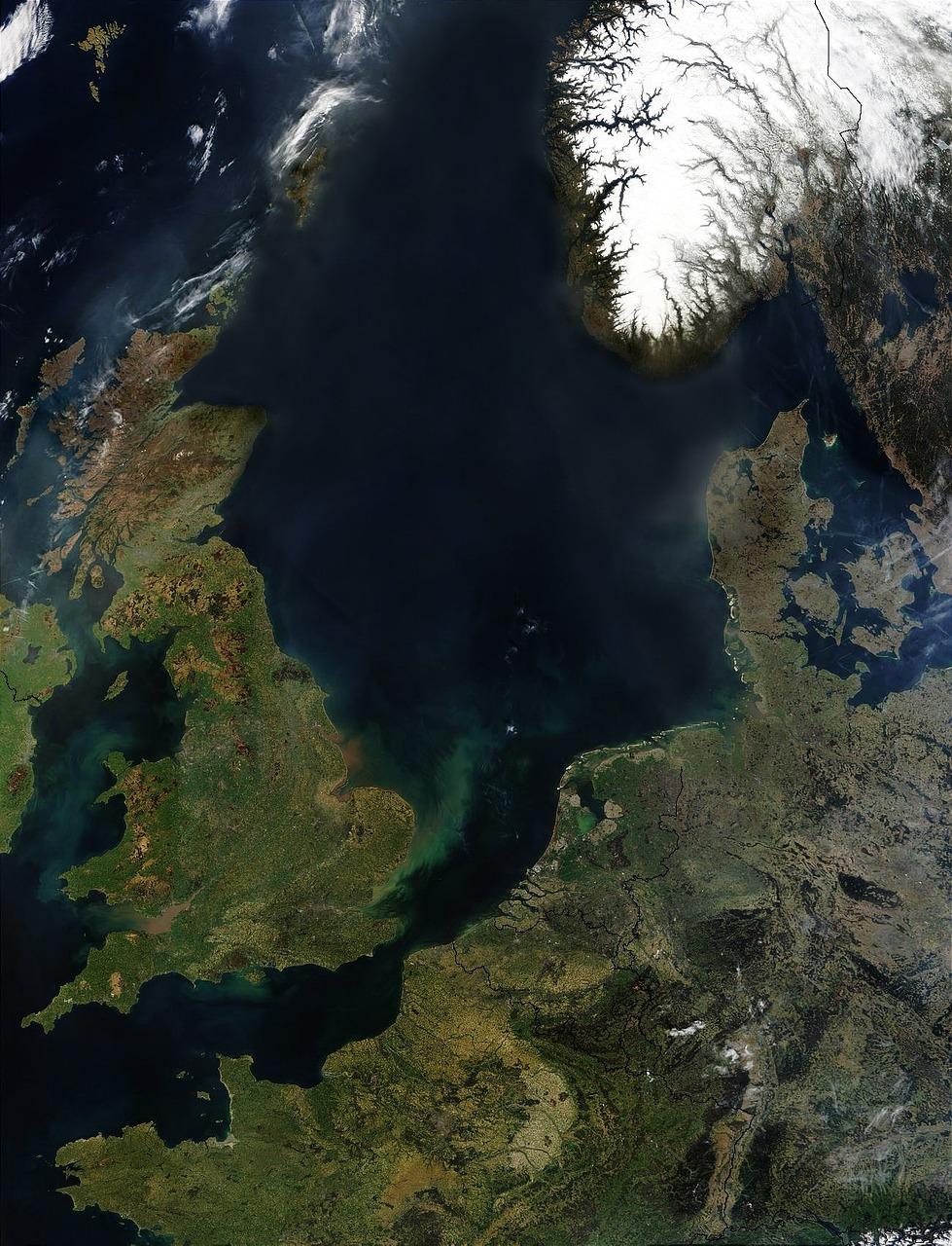 What is the closest point between England and Ireland? 