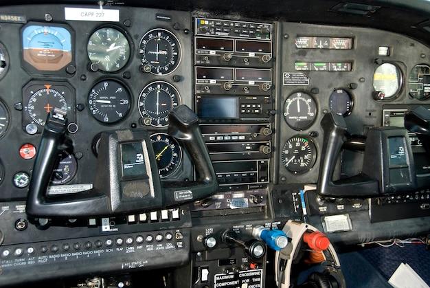 What is the difference between radio altimeter and radar altimeter? 