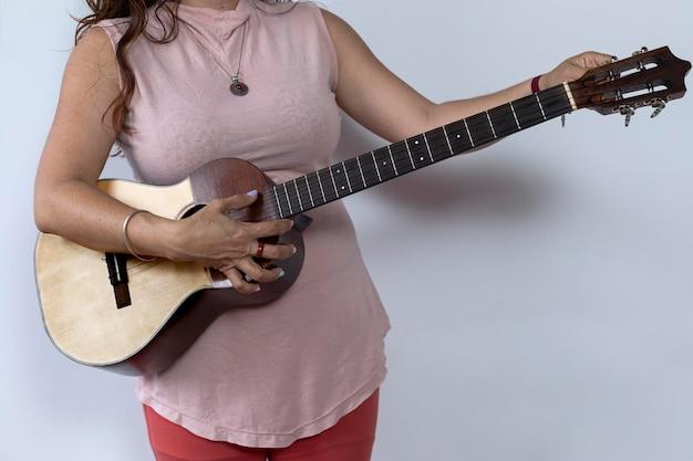 What is the folk and traditional music that people in Guatemala listen to? 