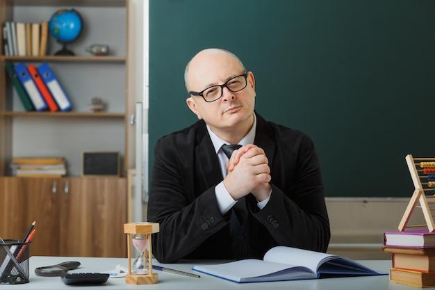What is the function of eyes for Class 1? 