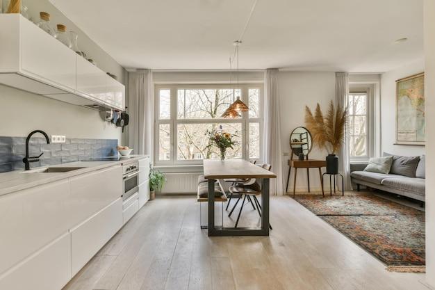 What is the size of a 350 sq ft room? 