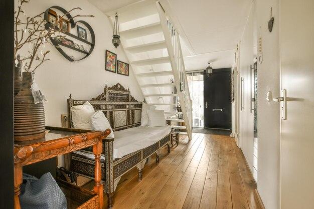 What is the size of a 350 sq ft room? 