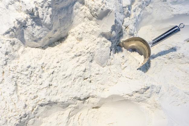 What is the weight of flour bag? 