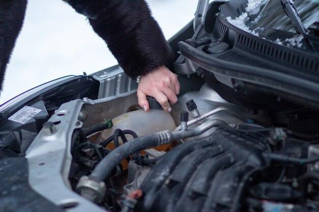 What kind of antifreeze does a 2007 Dodge Charger take? 