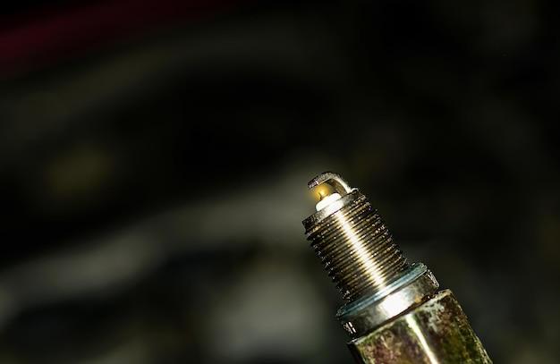 What kind of oil does a 2008 Ford Escape hybrid take? 