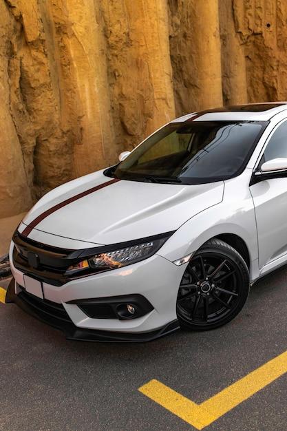 What kind of oil does a Honda Civic Hybrid use? 