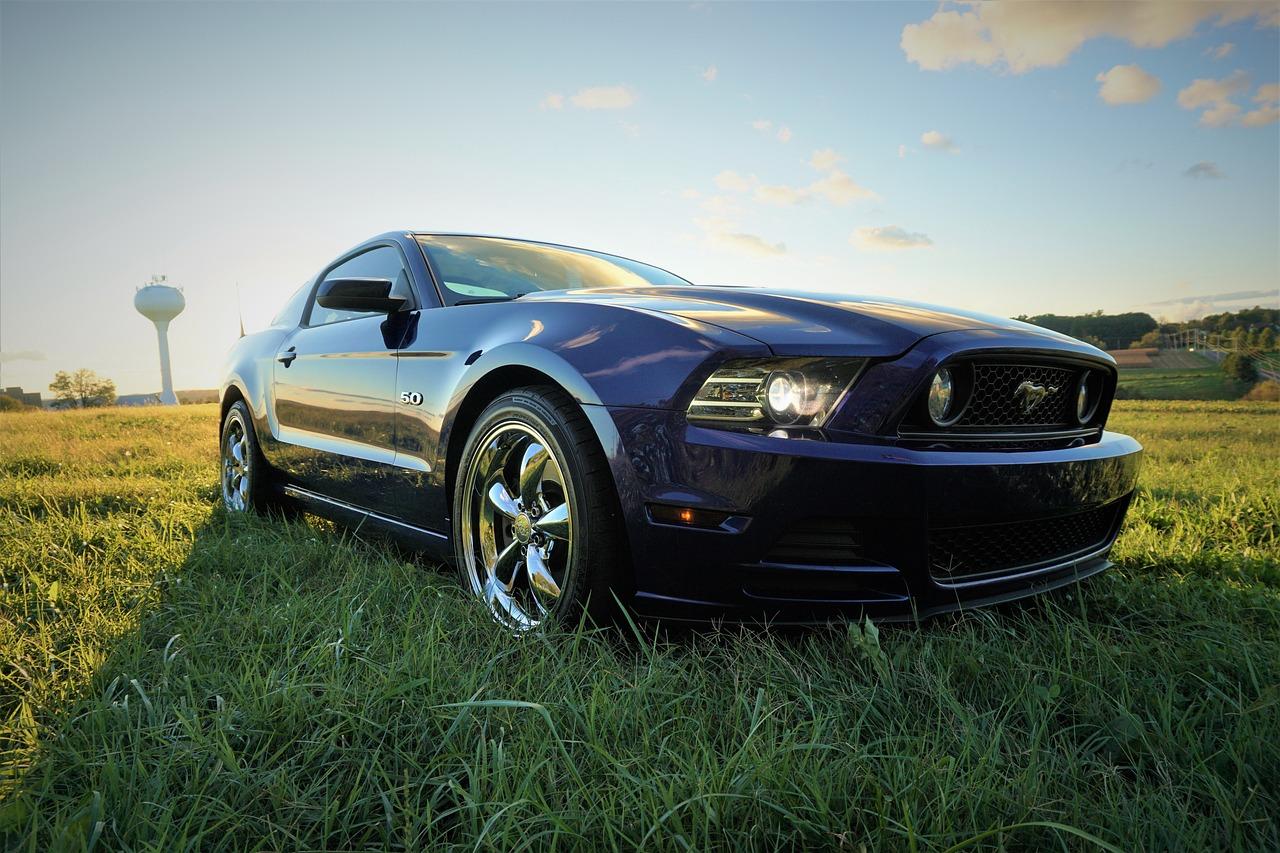 What kind of transmission is in a 95 Mustang GT? 