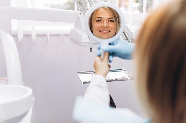 What looks good on a dental school application? 