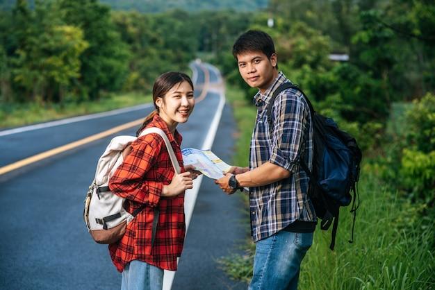 What percentage of high schoolers are dating? 