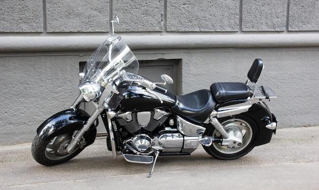 What size tires does a Honda Shadow 750 take? 