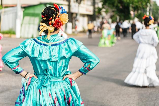 What type of clothing does Honduras wear? 