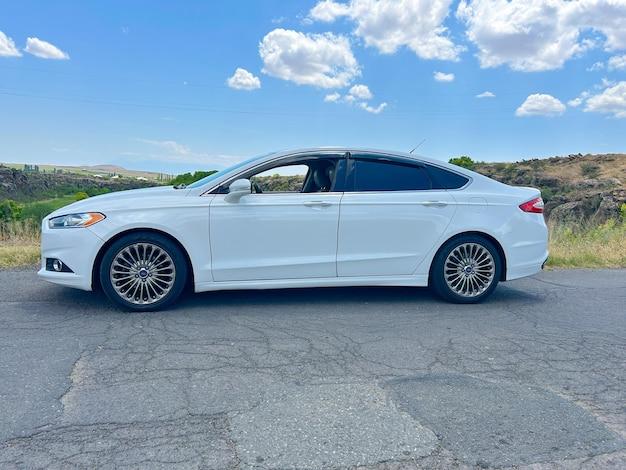 What type of gas does a 2012 Ford Fusion take? 
