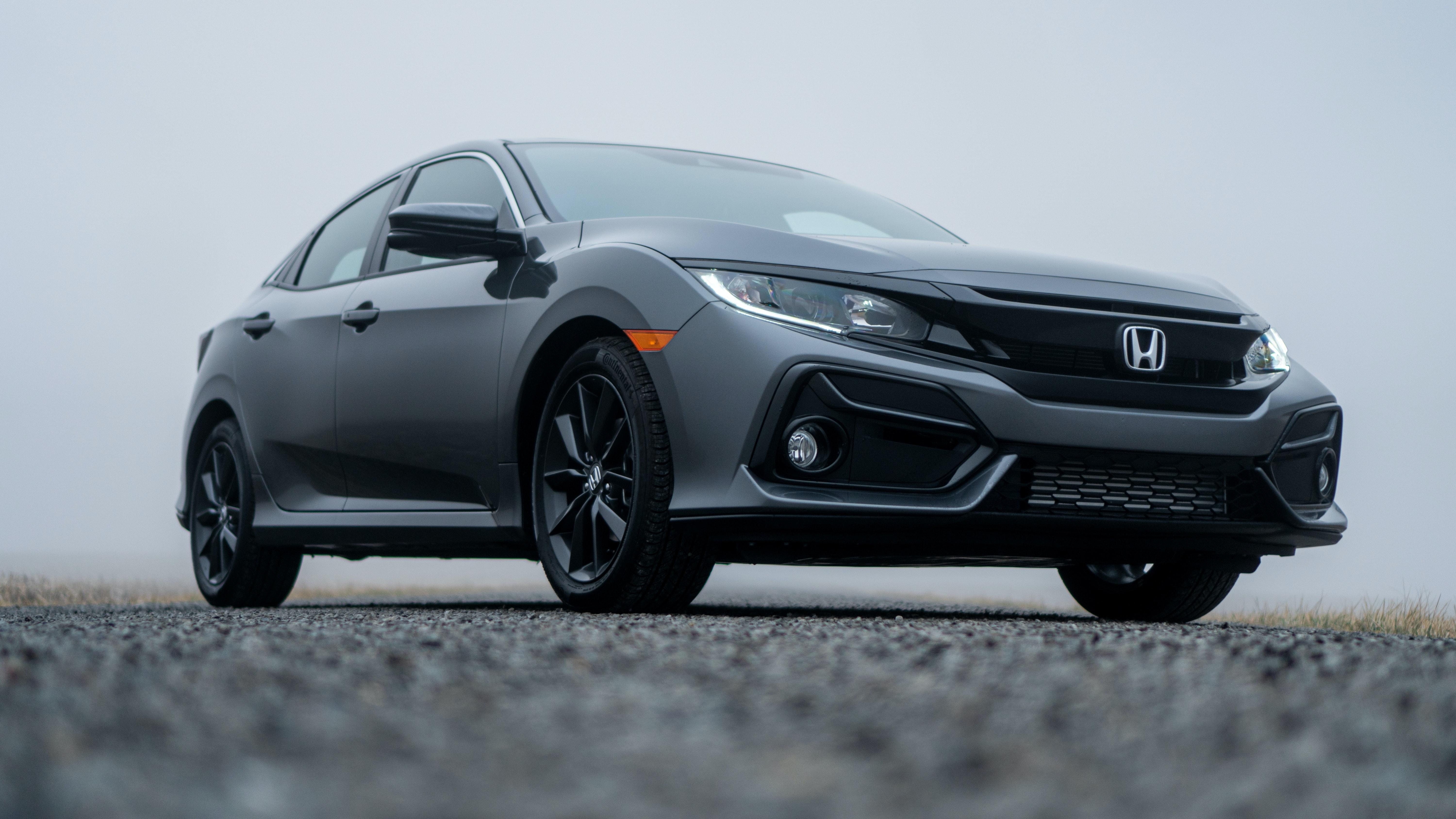 What type of gas does a 2012 Honda Civic take? 