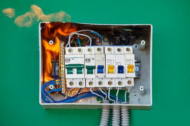 What would cause a resistor to burn up? 
