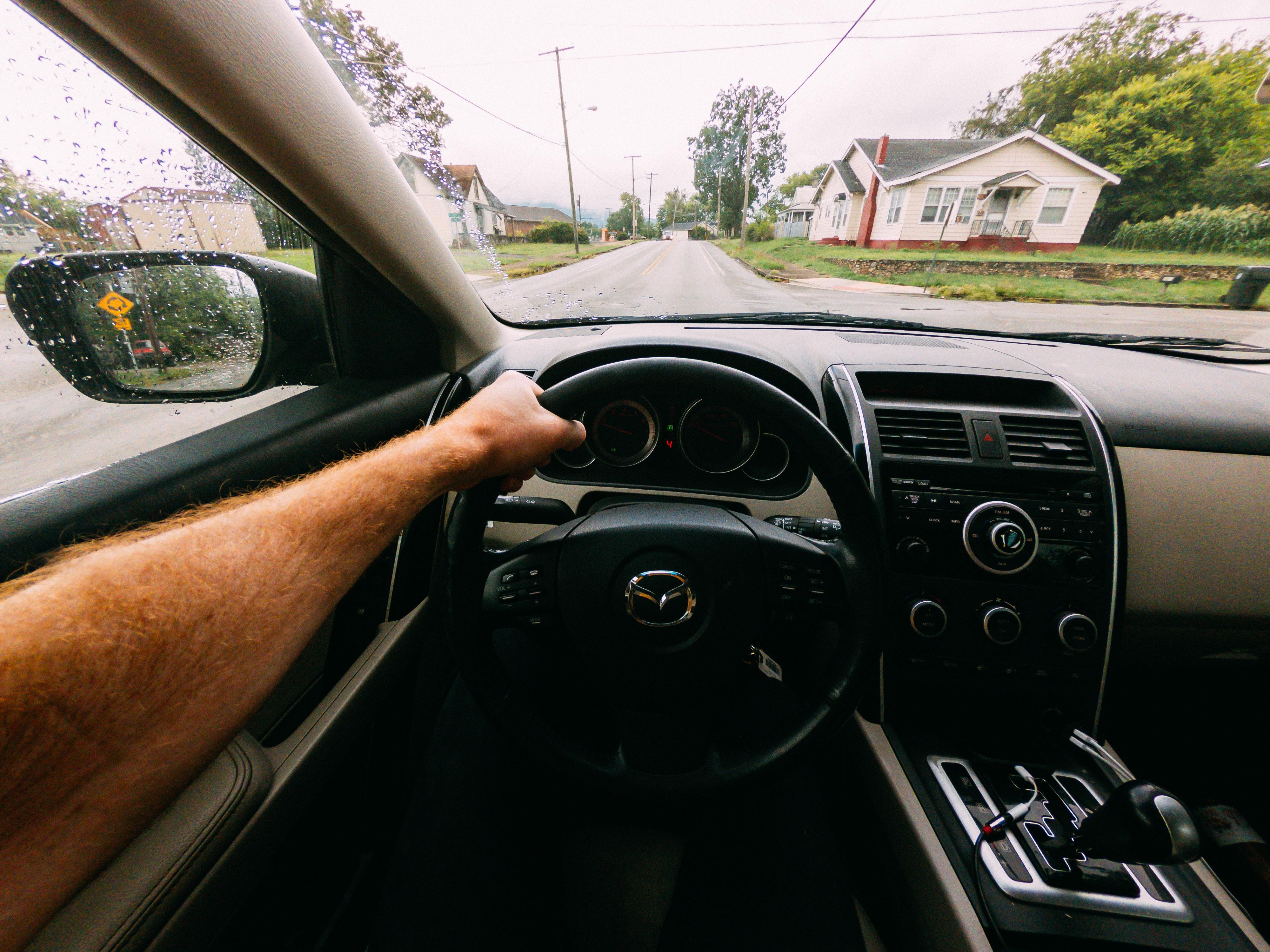 Where is the aux in a 2006 Ford 500? 
