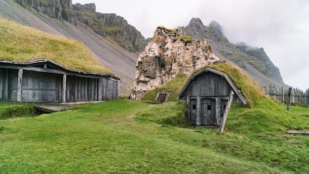 Where is the house in the movie A Summer Place? 
