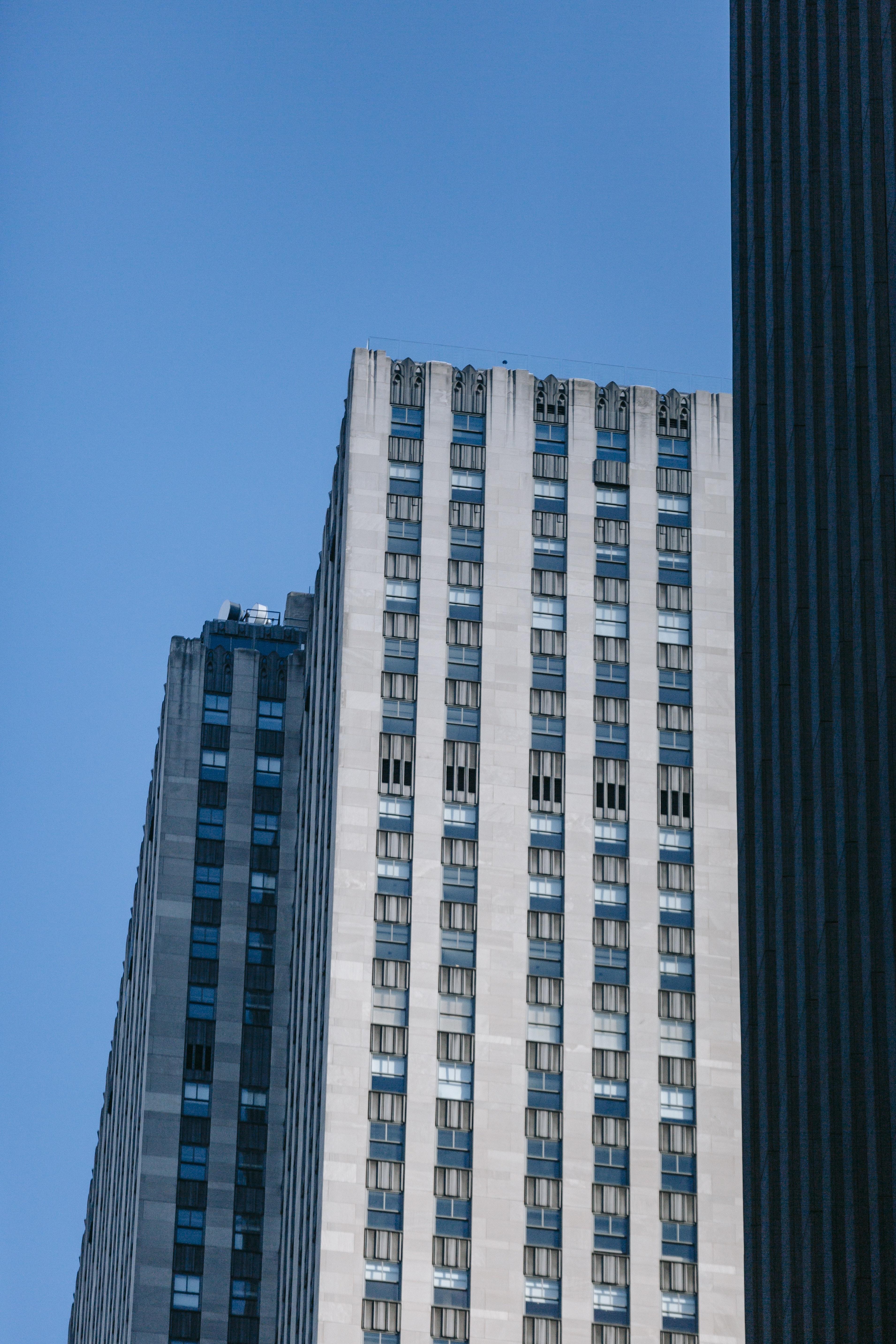 Where is the iCarly building located? 