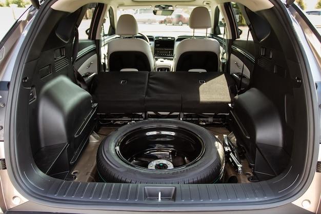 Where is the jack in a Hyundai Santa Fe? 