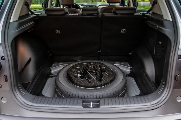 Where is the jack in a Hyundai Santa Fe? 