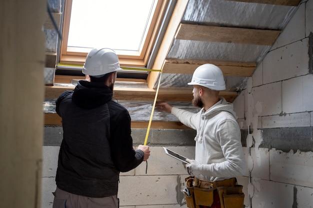 Which of the following materials is likely to be the best insulator? 