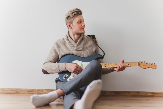 Who are the top 10 electric guitar players? 