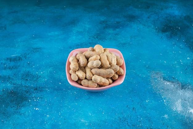Who discovered over 200 uses for the peanut? 