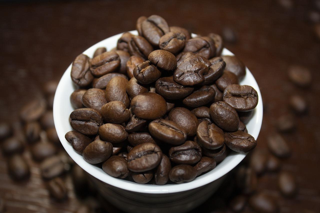 Who is eligible for student beans? 