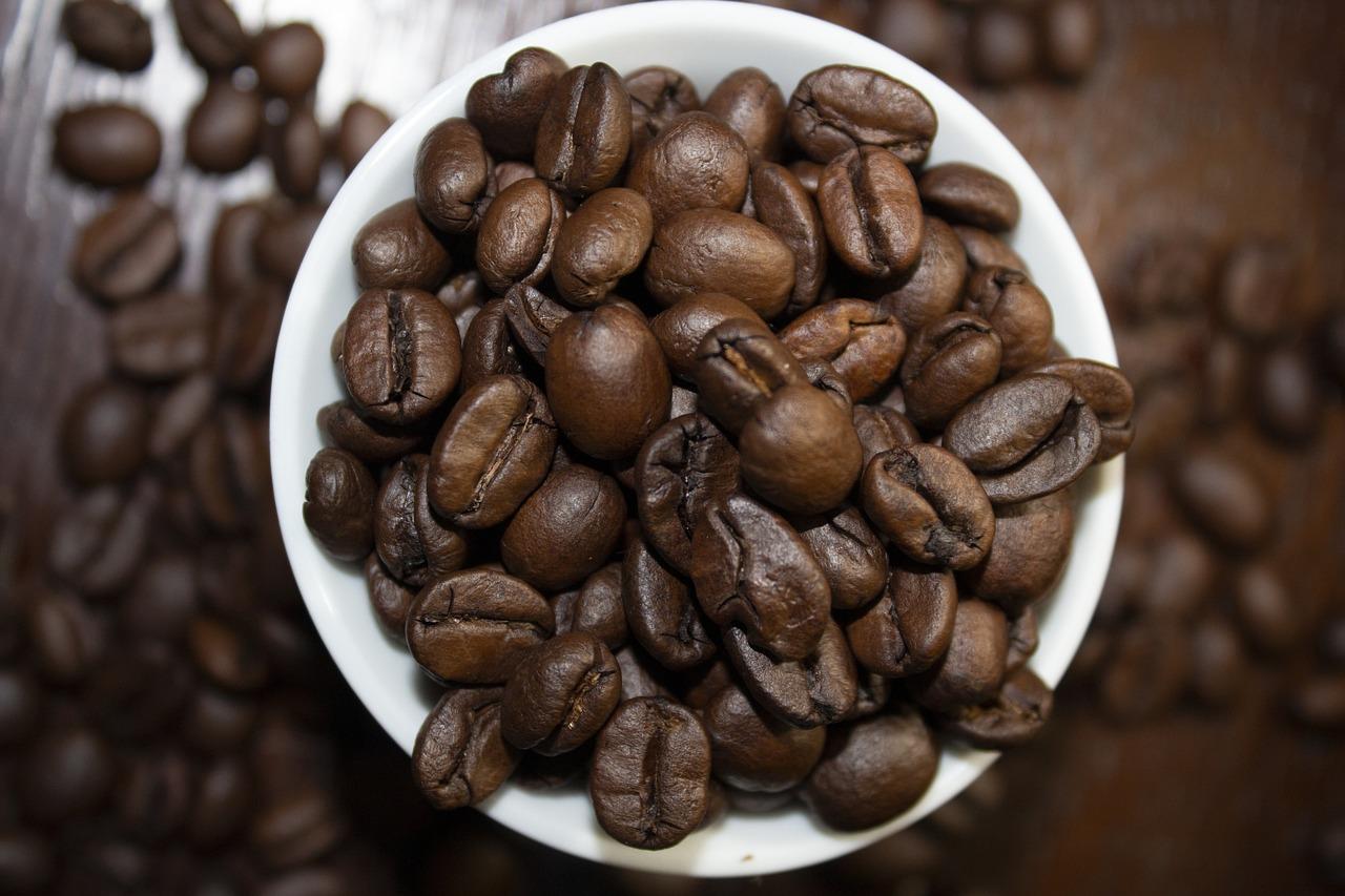 Who is eligible for student beans? 