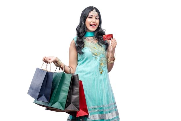 Who is the Indian girl in the Discover Card commercial? 