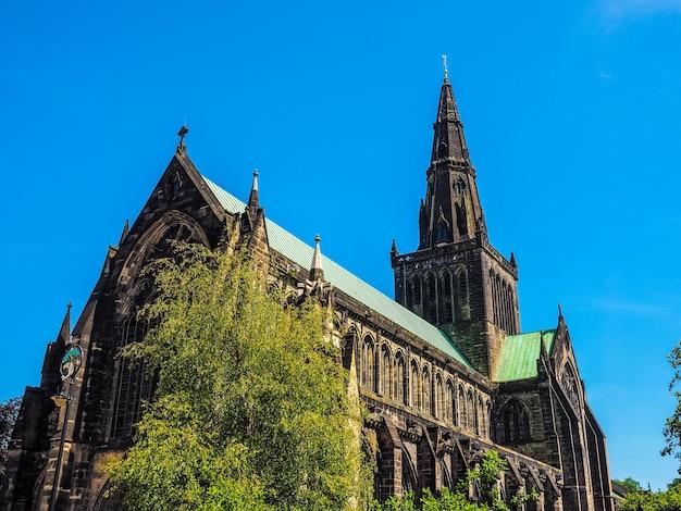Who owns Glasgow Rocks? 