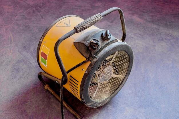 Why does metal heat up fast? 