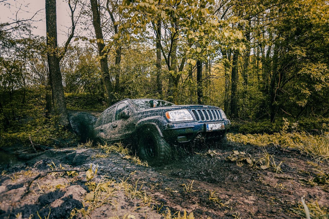 Why is my radio not working in my Jeep Grand Cherokee? 