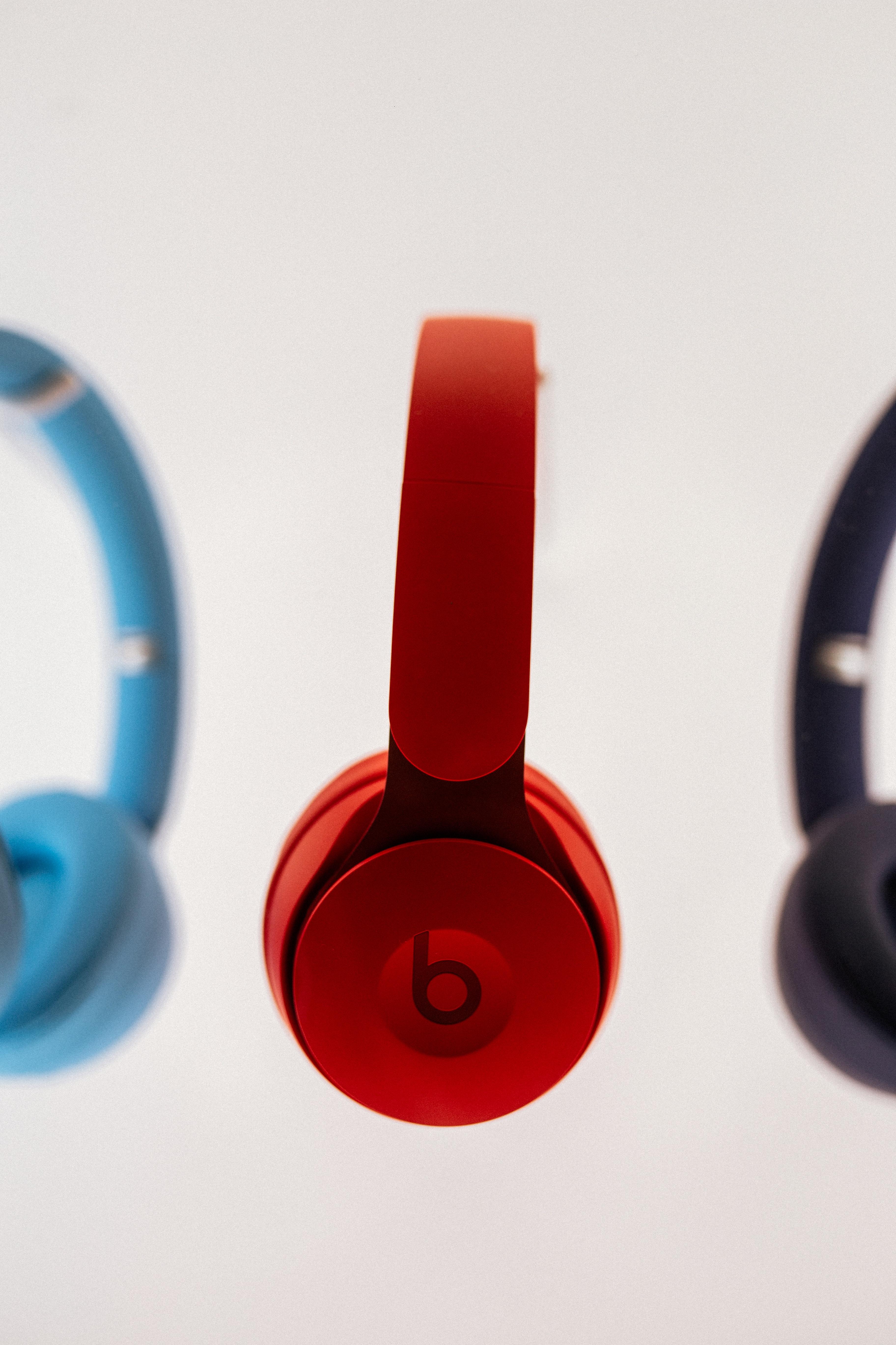 Why is one of my beats headphones not working? 