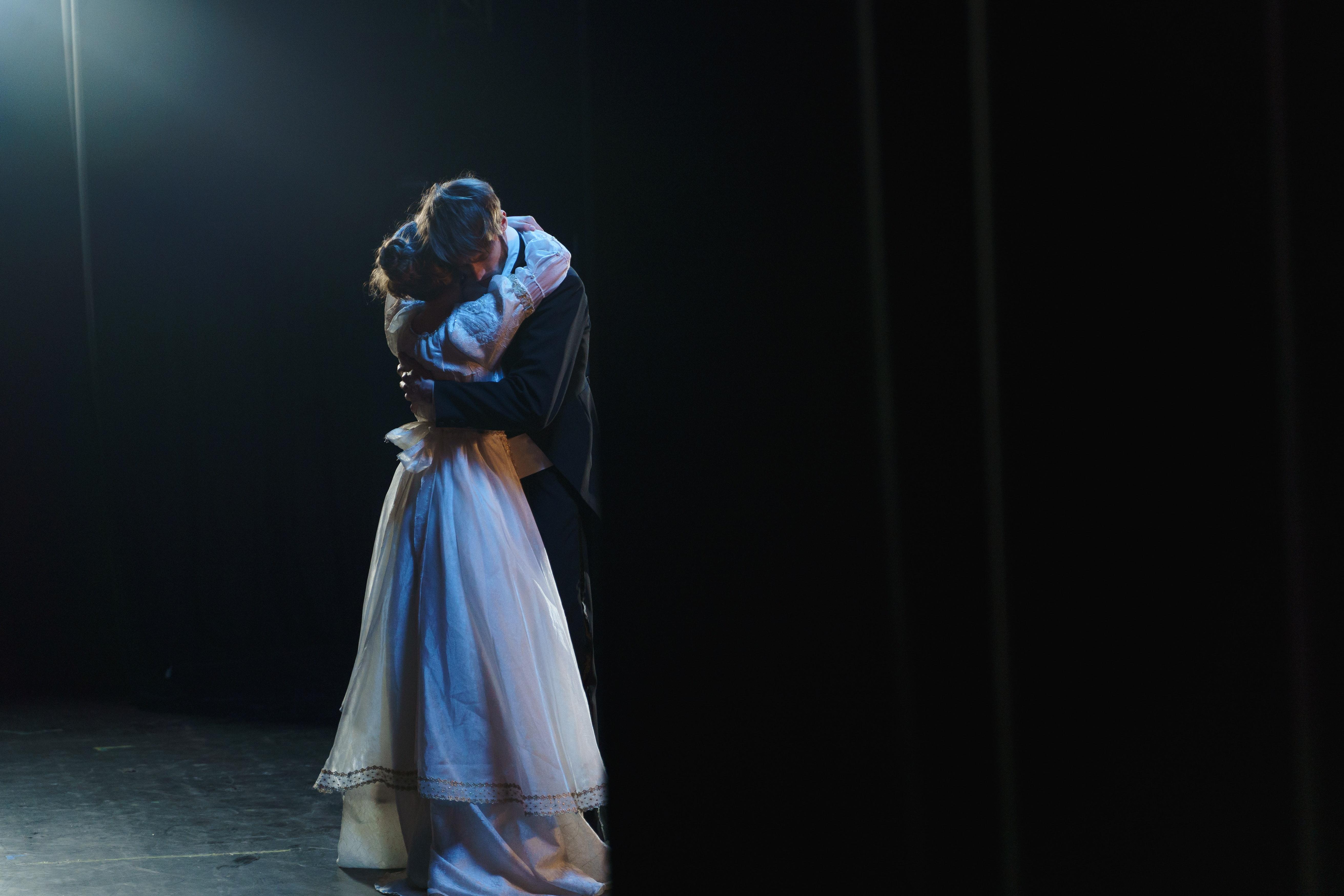 Why Romeo and Juliet is still relevant today? 