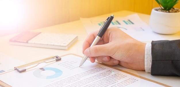 What is a written discourse? 